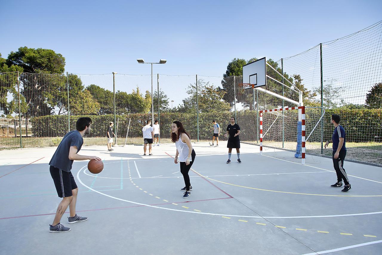 Agora Bcn. Residencia Universitaria Internacional Barcelona Eksteriør billede